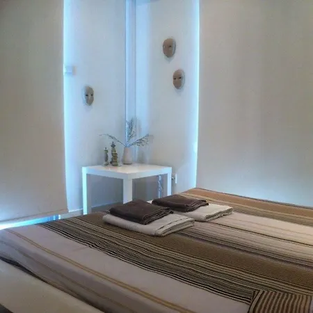 2b Seafront Boutique Finikoudes Beach Larnaca